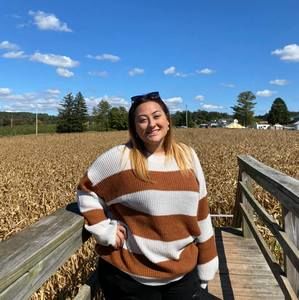 Meet your Posher, Felicia